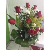 Arreglo Floral 12 Rosas 