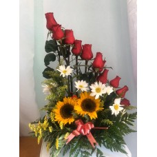 Arreglo Floral 12 Rosas Rojas 2 Girasoles