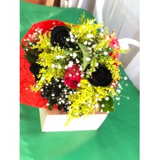 Ramo de 5 rosas negras 1 rosa roja